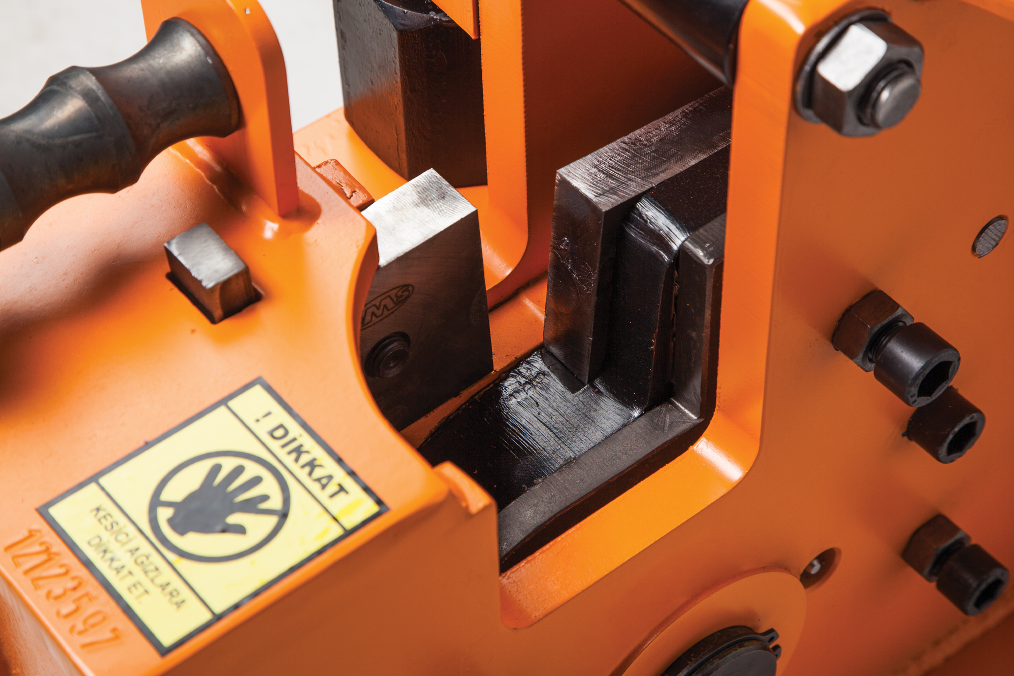 6881215a2e50583e6deda6af_h45s-gms-hidrolik-demir-kesme-makinasi-bicak-detayi